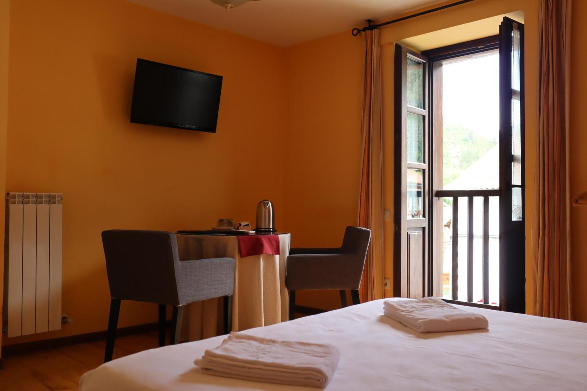 Hotel Rural El Almadiero Burgui Екстер'єр фото